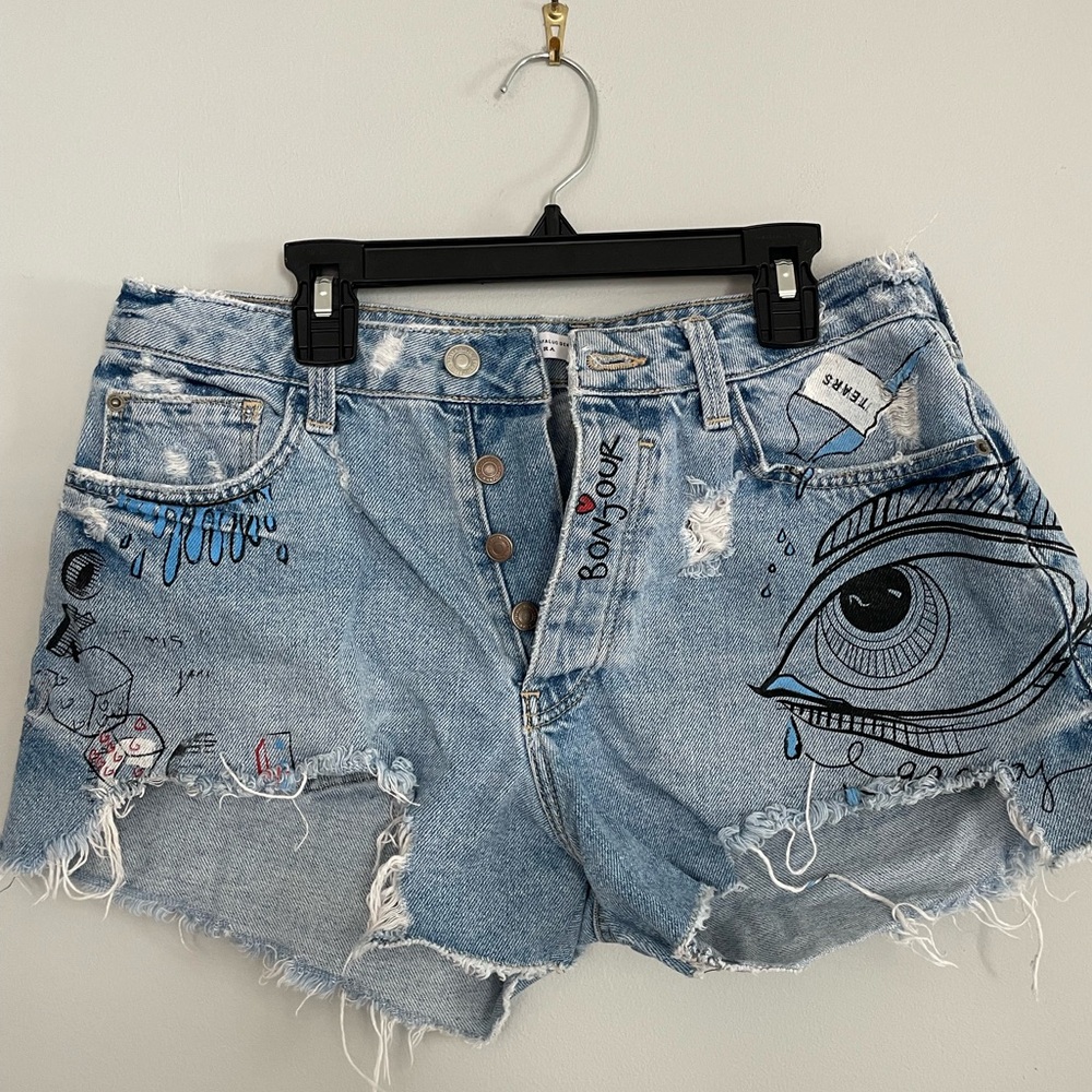 Zara Distressed Denim Shorts with Fun Print size 4